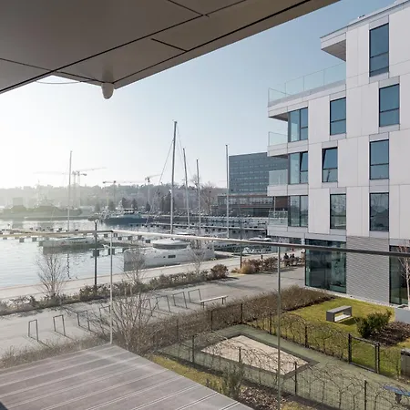 Luxury Yacht Park Marina View Parking Apartament