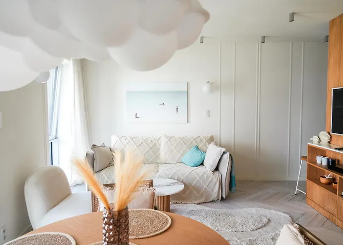 Luxury Yacht Park Marina View Parking *