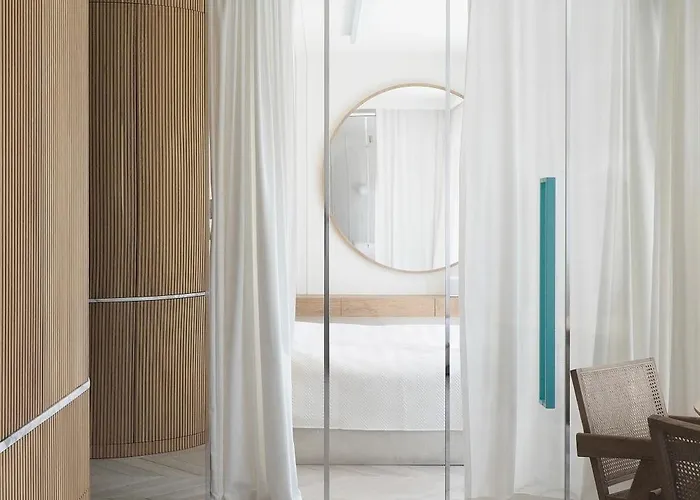 Luxury Yacht Park Marina View Parking Apartament