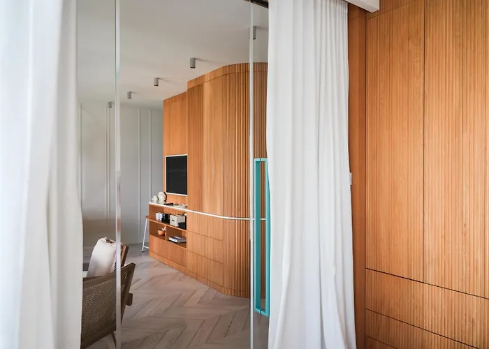 Luxury Yacht Park Marina View Parking